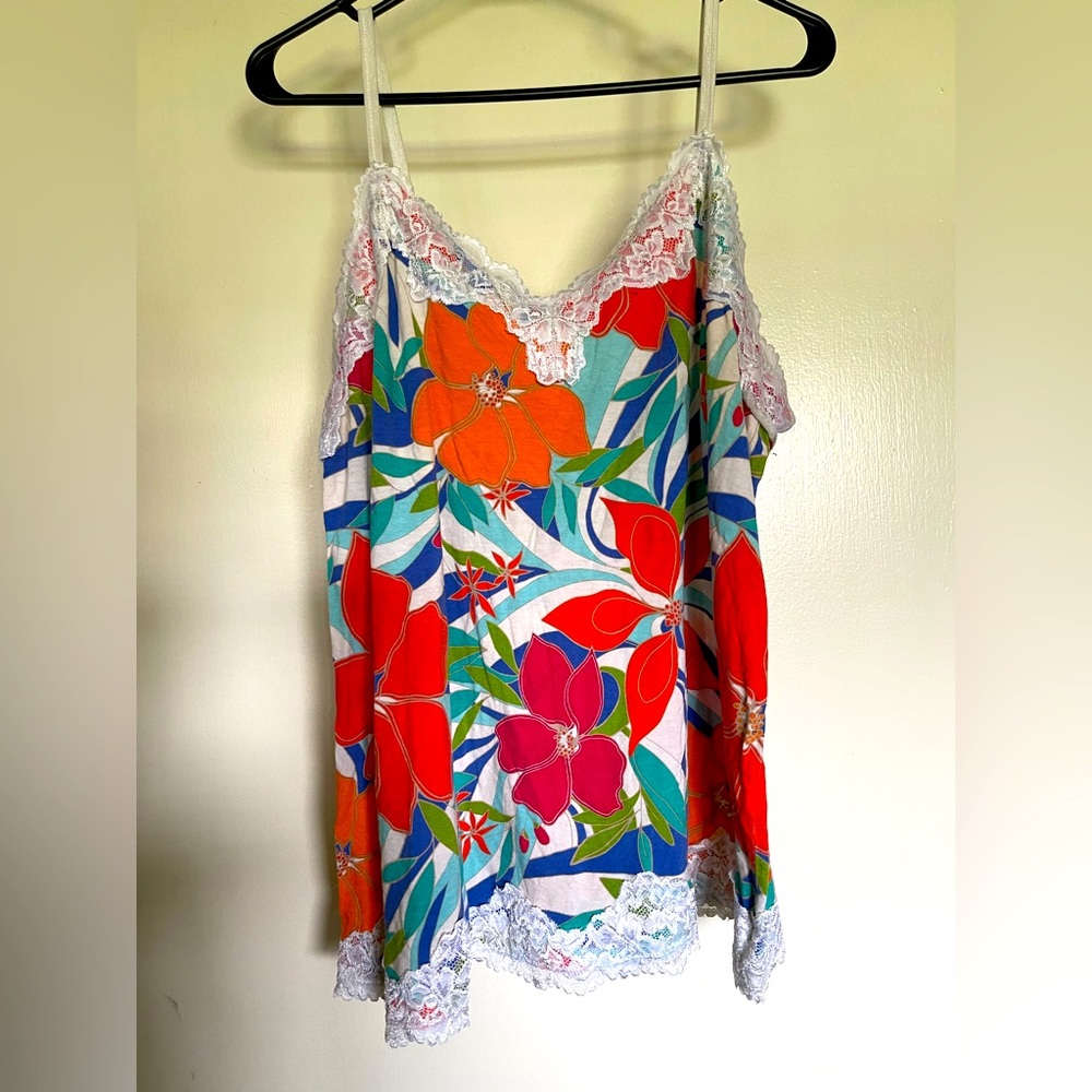 Floral tank with lace